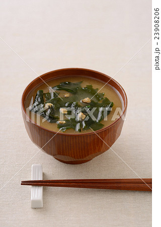 シジミとワカメのみそ汁 23908206