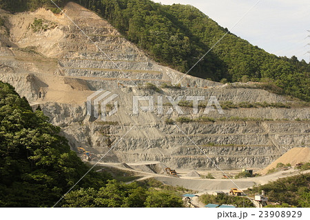 福島県双葉郡富岡町にある「採石場」 福島県双葉郡富岡町にある「採石場」 23908929