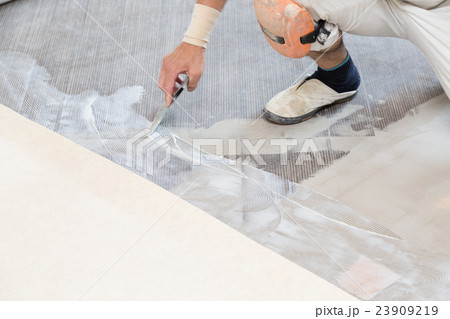 新築住居の内装工事 内装床職人 新築住居の内装工事 内装床職人 23909219