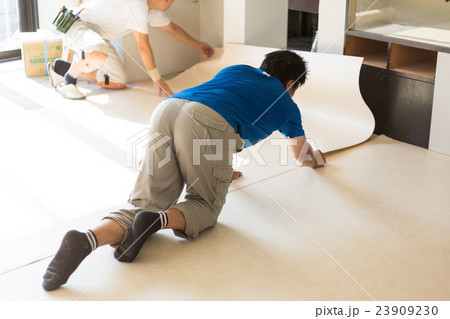 新築住居の内装工事 内装床職人 新築住居の内装工事 内装床職人 23909230