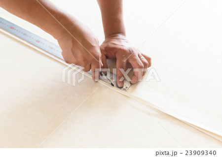 新築住居の内装工事 内装床職人 新築住居の内装工事 内装床職人 23909340