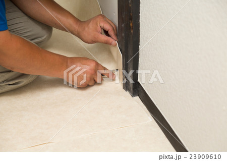 新築住居の内装工事　内装床職人 23909610