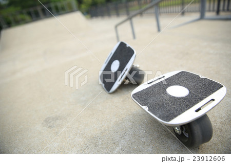 Freeline skate,a style of skateboard 23912606