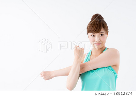 ヨガ 23912874