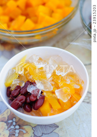Shaved ice with red beans and fruit. Shaved ice with red beans and fruit. 23915203