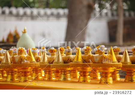Phan offering sacrifices of Thailand 23916272