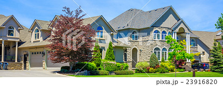 Luxury houses in North America 23916820