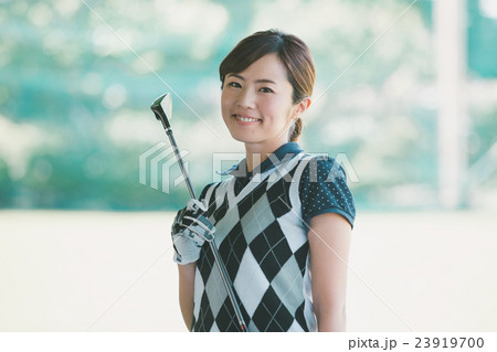 Japanese woman golfer , housewife 23919700