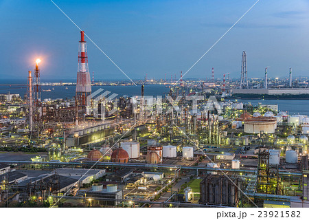 四日市港 コンビナートの工場夜景 四日市港 コンビナートの工場夜景 23921582