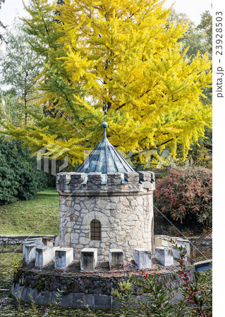 Turret in Bojnice, Slovakia, autumn park Turret in Bojnice, Slovakia, autumn park 23928503