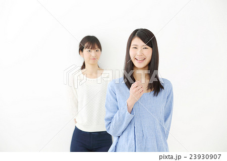 女性 23930907