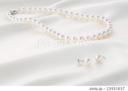 真珠のアクセサリー 23931637