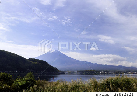 Mountain fuji and lake kawaguchiko, Japan Mountain fuji and lake kawaguchiko, Japan 23932821