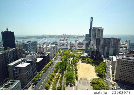 神戸　都市風景　ポートアイランド方面を望む。 23932978