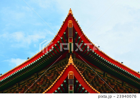 台湾 台北市 晴天の自由広場 国家音楽庁の屋根 台湾 台北市 晴天の自由広場 国家音楽庁の屋根 23940076