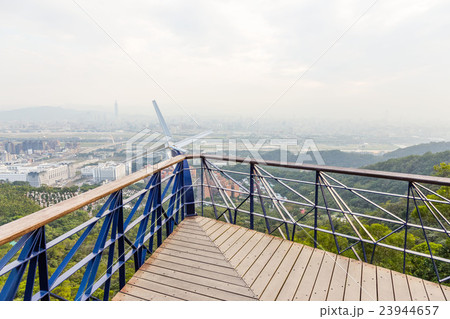 Yuanshan Morning Trails 23944657