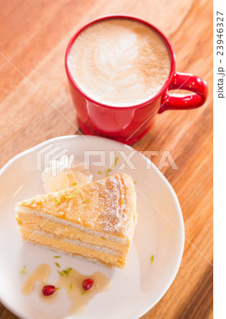 Ecole Cafe 23946327