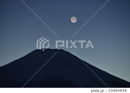 富士山と上弦月 富士山と上弦月 23964649