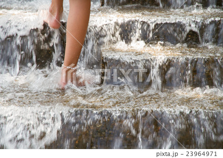 水遊び 23964971