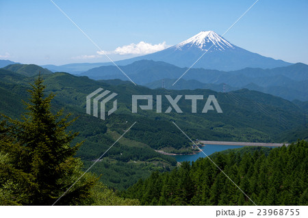 大菩薩・雷岩から望む富士山 大菩薩・雷岩から望む富士山 23968755