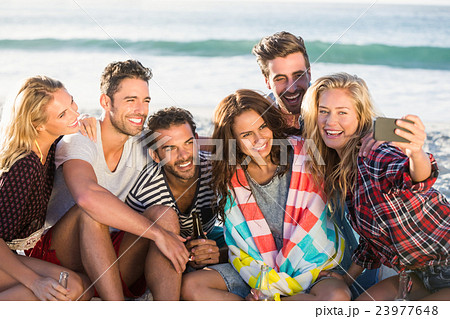 Friends taking a selfie 23977648