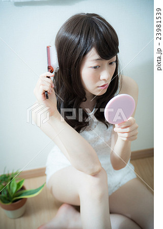 ビューティー メイク 女性 ビューティー メイク 女性 23981539