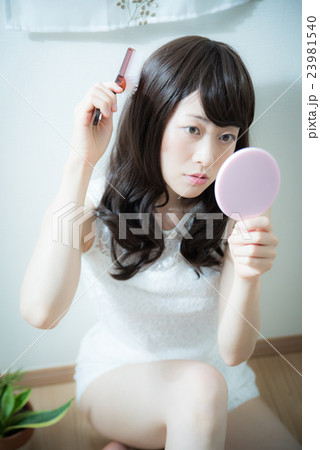 ビューティー　メイク　女性 23981540