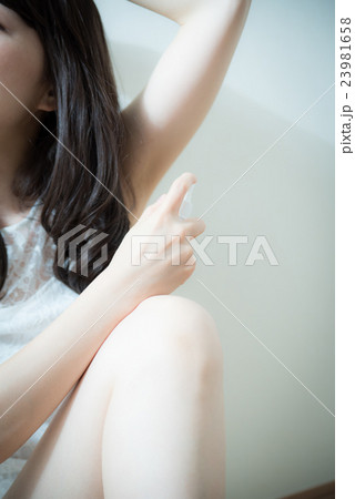 ビューティー メイク 女性 ビューティー メイク 女性 23981658