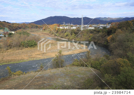 秋の秩父ハープ橋からの眺め 23984714