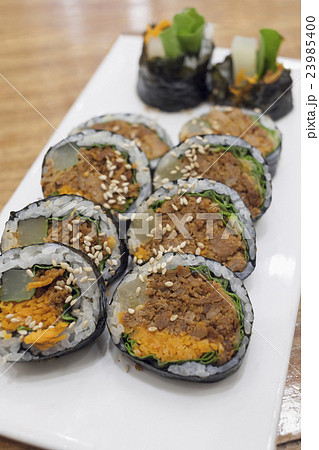 Korean spicy pork rice rolls (Gimbap) 23985400