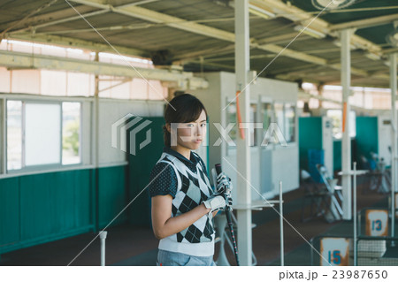 Japanese woman golfer , housewife 23987650