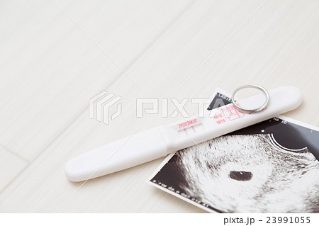 妊娠検査薬　エコー写真 23991055