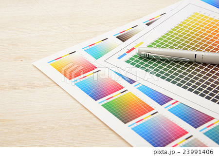 デザイン制作の現場 デザイン制作の現場 23991406