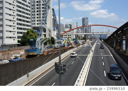 首都高速1号羽田線更新工事 工事中の迂回路の写真素材