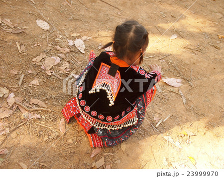 モン族　Hmong Kids 23999970