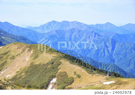 巻機山からの展望（みなかみ方面）　新潟県南魚沼市 24002978