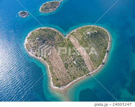 Aerial view of the heart shaped Galesnjak island Aerial view of the heart shaped Galesnjak island 24005247