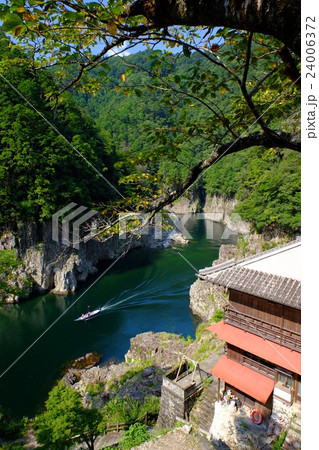 瀞峡と観光船（奈良県吉野郡十津川村） 24006372