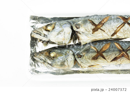 Fried Saba on foil wrapped. 24007372