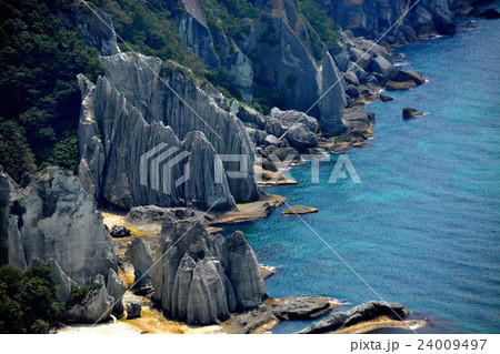 下北半島・仏ヶ浦・仏ヶ浦展望台から見下ろす仏ヶ浦の全景とエメラルドグリーンの海(7) 下北半島・仏ヶ浦・仏ヶ浦展望台から見下ろす仏ヶ浦の全景とエメラルドグリーンの海(7) 24009497
