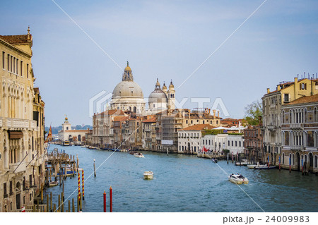ヴェネチアのカナルグランデ 24009983