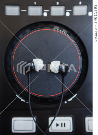 Professional sound mixing DJ midi turntable Professional sound mixing DJ midi turntable 24011295