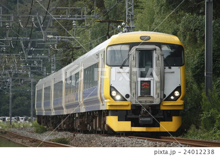 E257系による特急しおさい号 24012238