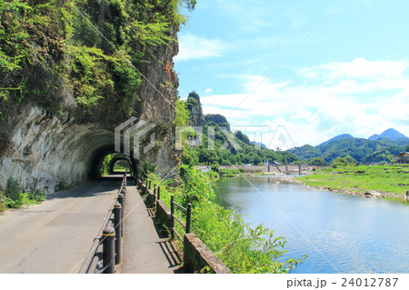 耶馬渓 夏の青の洞門 耶馬渓 夏の青の洞門 24012787