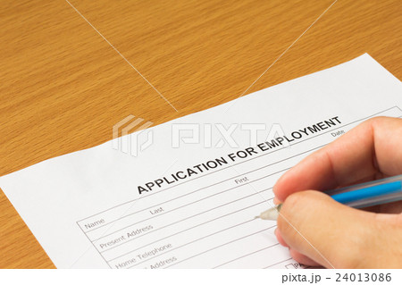 Filling for application for employment form 24013086