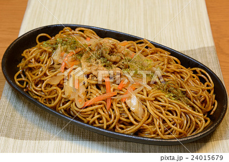 おいしい鉄皿ソース焼そば おいしい鉄皿ソース焼そば 24015679