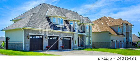 Luxury houses in North America Luxury houses in North America 24016431