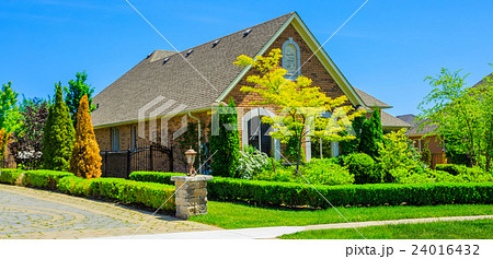 Luxury houses in North America Luxury houses in North America 24016432