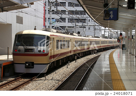 西武池袋線：特急ちちぶ号（レッドアロークラシック） 24018071