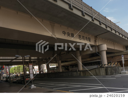 駅前風景　吉祥寺駅 24020159